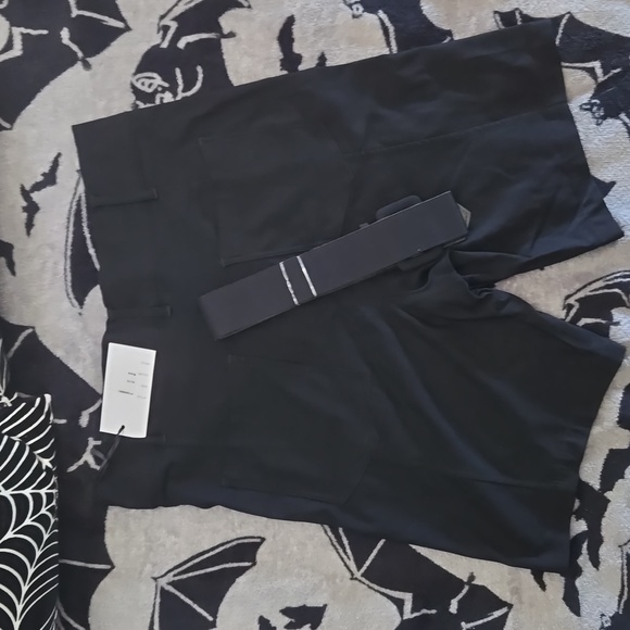 NWT Unique Vintage black Bermuda shorts with belt US XL 14 pinup retro - Picture 3 of 5